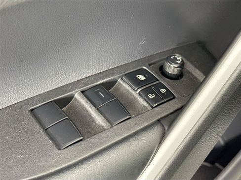 Certified 2025 Toyota Corolla Cross XLE FWD image 26