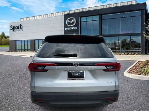 Used 2024 Toyota Grand Highlander FWD image 4
