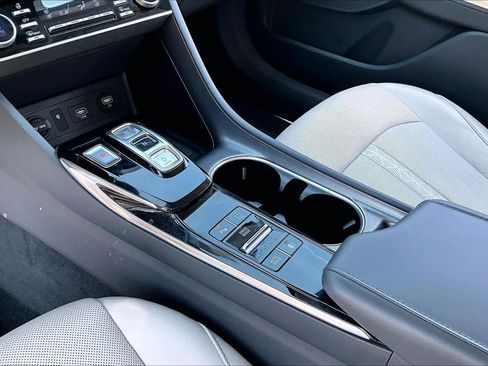 Used 2021 Hyundai Sonata Limited image 17