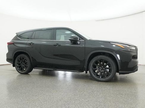 New 2026 Toyota Highlander XLE image 28