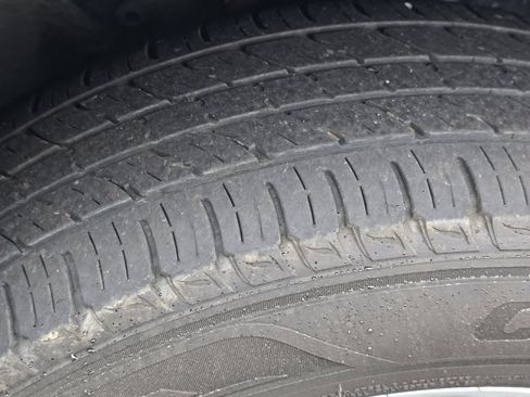 Used 2021 Toyota RAV4 LE AWD/4WD image 18