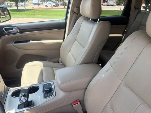 Used 2014 Jeep Grand Cherokee Limited w/ Trailer Tow Group IV AWD/4WD image 22