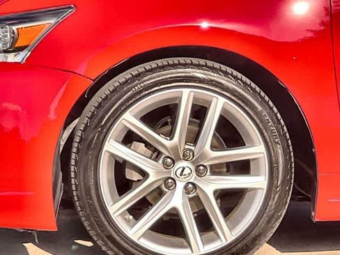 Used 2016 Lexus CT 200h w/ Navigation Package FWD image 9