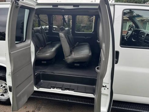 Used 2014 Chevrolet Express 2500 LS RWD image 21
