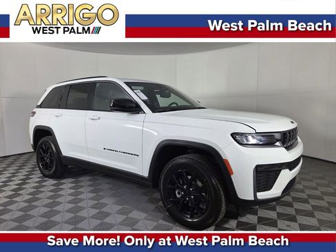 New 2026 Jeep Grand Cherokee Altitude image 1