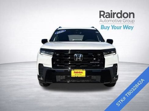 Used 2026 Honda Pilot Black Edition image 2