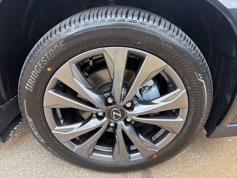 New 2026 Lexus UX 300h AWD image 25