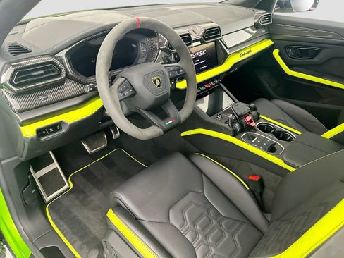 Used 2025 Lamborghini Urus SE AWD/4WD image 9