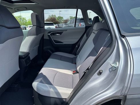 Used 2019 Toyota RAV4 XLE w/ Convenience Package AWD/4WD image 18