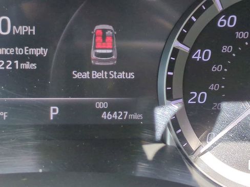 Used 2023 Toyota Highlander XLE FWD image 27
