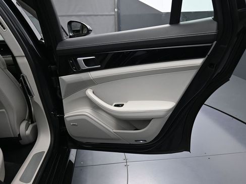 Certified 2018 Porsche Panamera 4S image 26