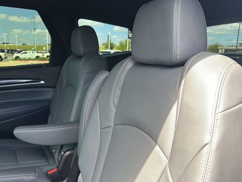 Used 2023 Buick Enclave Premium image 19