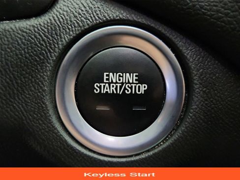 Used 2022 Chevrolet Equinox LT w/ Driver Convenience Package image 32