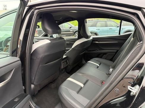 Used 2025 Toyota Camry SE FWD image 23