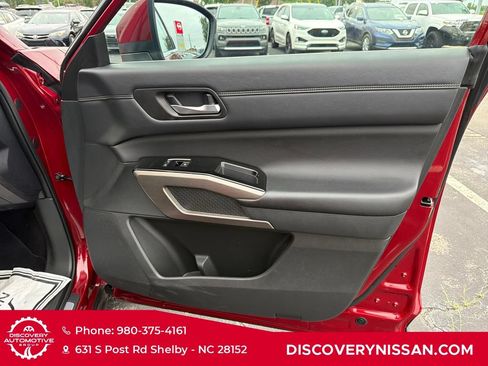 Certified 2023 Nissan Pathfinder Platinum AWD/4WD image 43