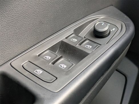 New 2026 Volkswagen Taos S image 30