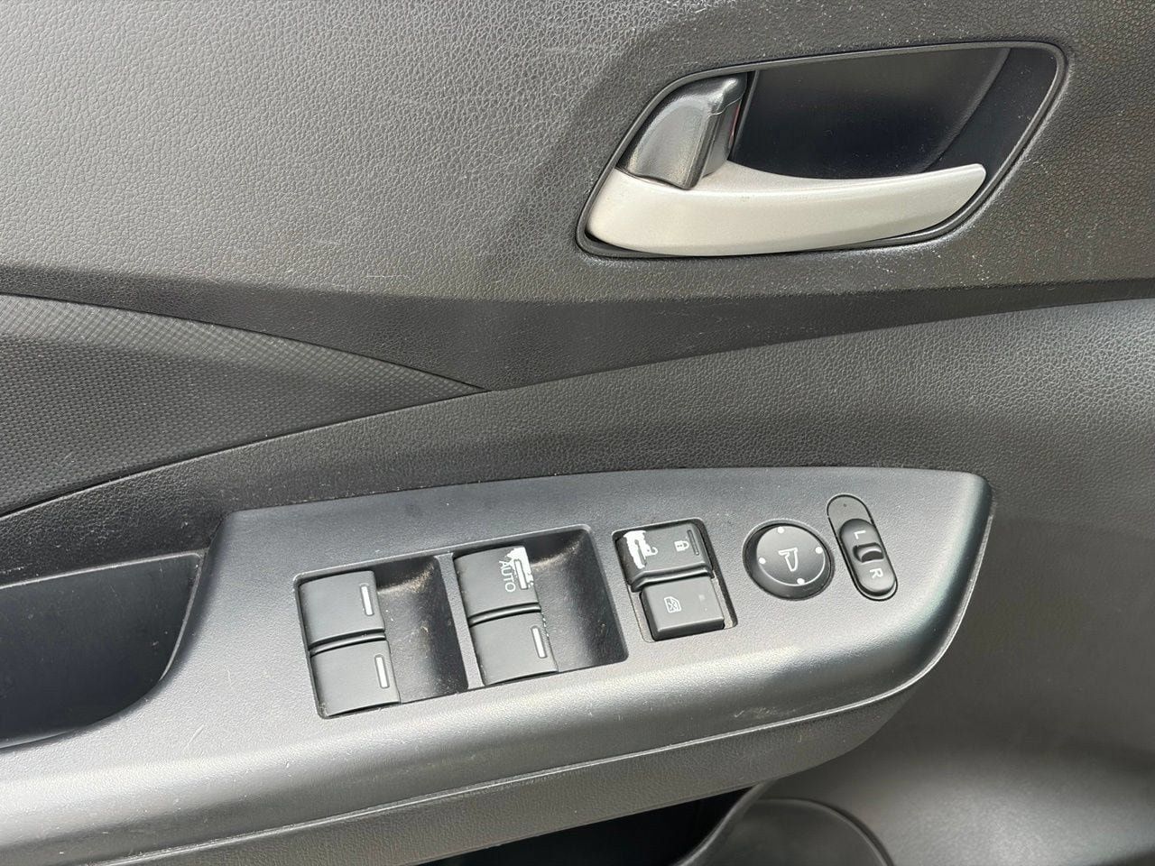Used 2016 Honda CR-V SE image 5