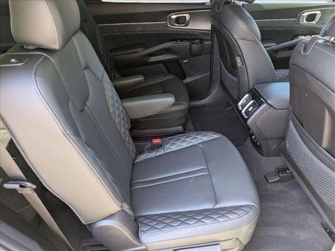 Used 2023 Kia Sorento SX AWD/4WD image 22