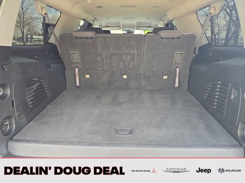 Used 2020 GMC Yukon XL SLE w/ Enhanced Driver Alert Package image 22