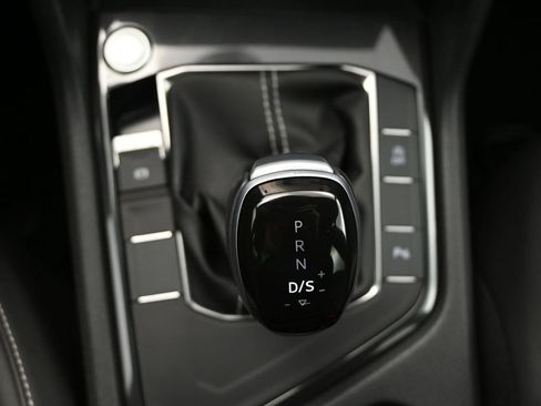 Used 2024 Volkswagen Tiguan SE R-Line image 23