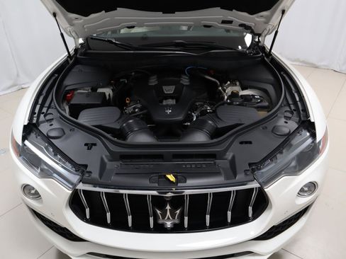 Used 2022 Maserati Levante GT image 11