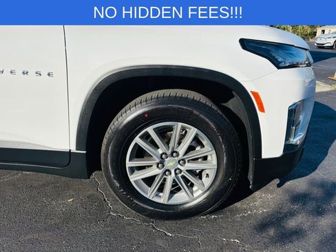 Used 2022 Chevrolet Traverse LT image 2