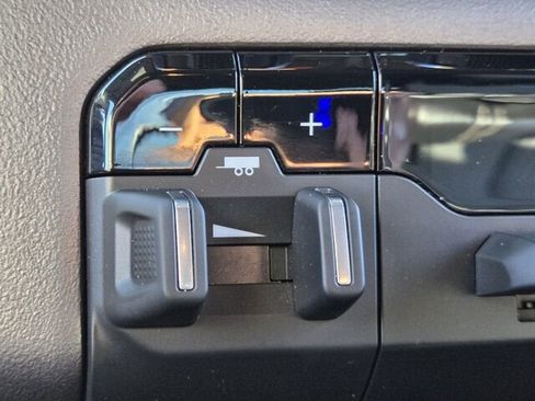 Used 2022 RAM 1500 Big Horn AWD/4WD image 32
