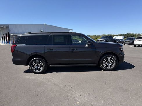 New 2026 Ford Expedition Max Active RWD image 3