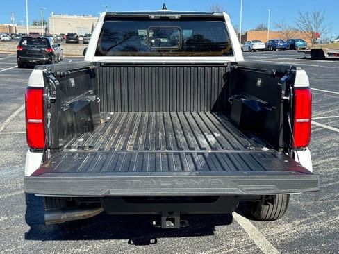 Certified 2025 Toyota Tacoma SR5 image 4