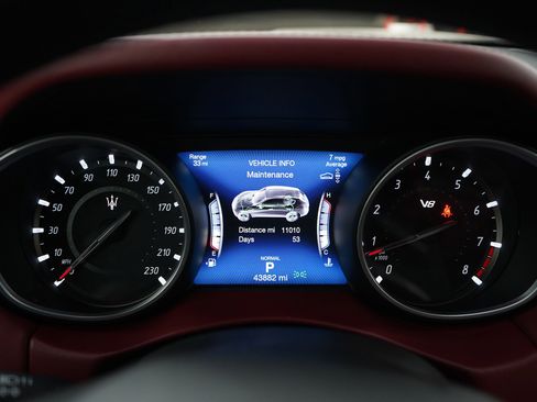 Used 2019 Maserati Levante GTS AWD/4WD image 22