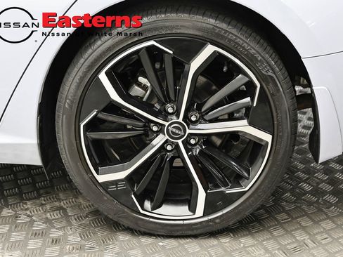 Used 2023 Nissan Altima 2.5 SR w/ SR Premium Package FWD image 8