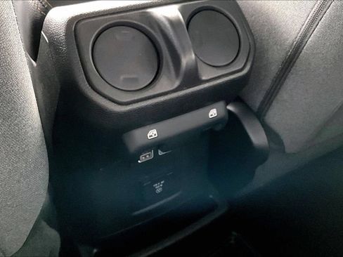 Used 2024 Jeep Wrangler Unlimited Sahara AWD/4WD image 10