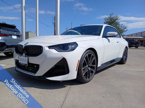 Used 2023 BMW 230i Coupe w/ M Sport Package image 3