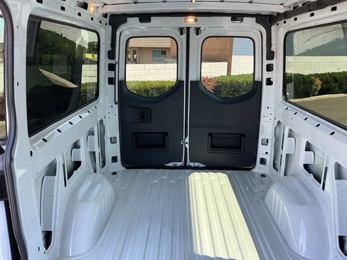 Used 2025 Mercedes-Benz Sprinter 2500 image 20