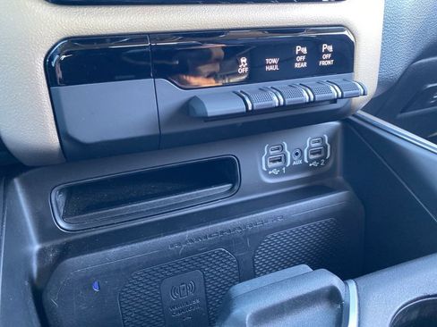 Used 2022 RAM 1500 Laramie image 36