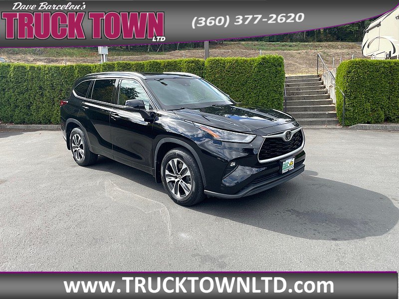Used 2021 Toyota Highlander XLE AWD/4WD image 7