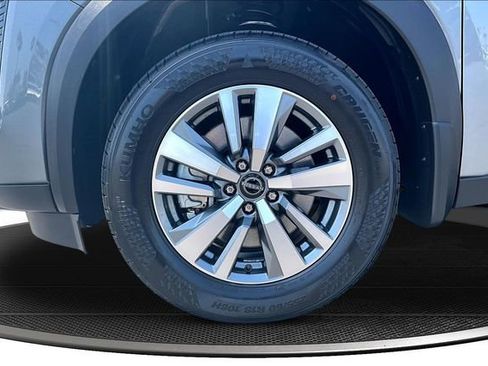 New 2026 Nissan Pathfinder SL FWD image 13