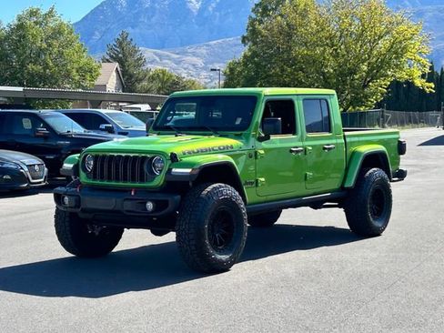 Used 2025 Jeep Gladiator Rubicon AWD/4WD image 9
