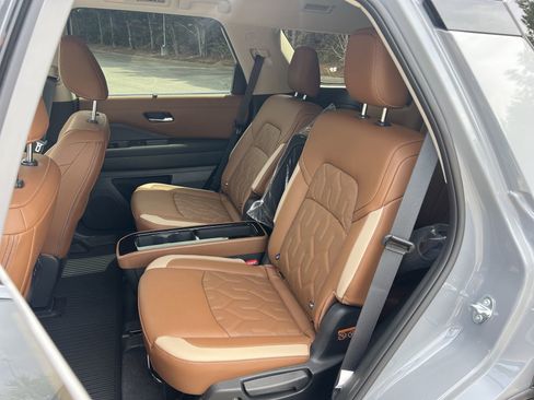 New 2026 Nissan Pathfinder Platinum FWD image 18