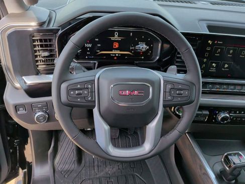New 2026 GMC Sierra 1500 SLT AWD/4WD image 18