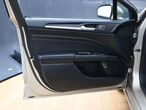 Used 2018 Ford Fusion Energi Titanium FWD image 35