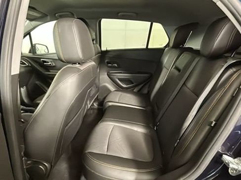 Used 2021 Chevrolet Trax LT FWD image 25