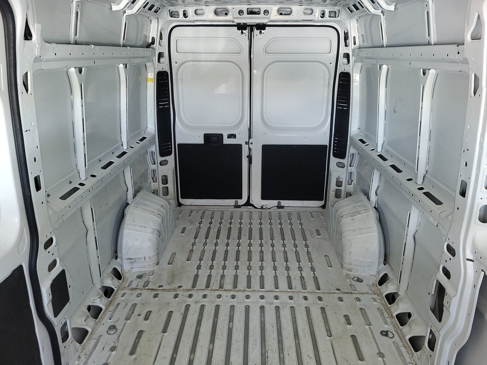 Used 2025 RAM ProMaster 2500 w/ Convenience Group FWD image 21