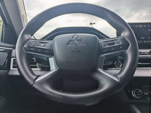 Used 2025 Mitsubishi Outlander SE AWD/4WD image 22