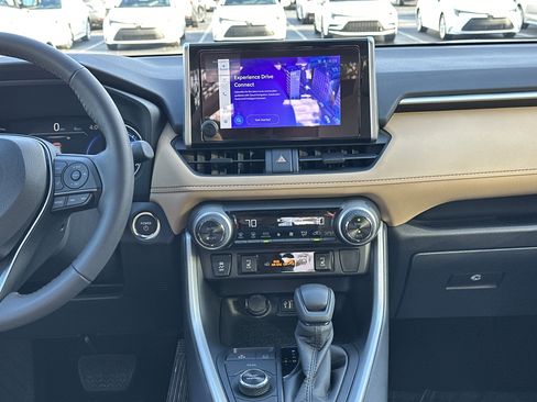 Used 2025 Toyota RAV4 XLE image 30