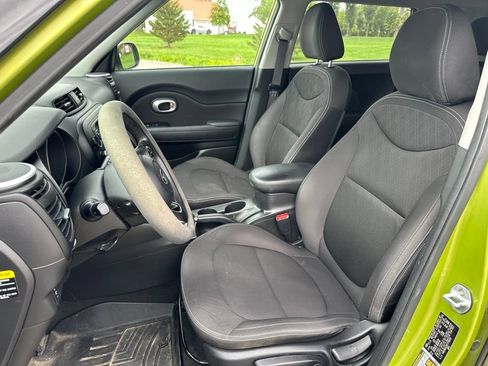 Used 2015 Kia Soul FWD image 14