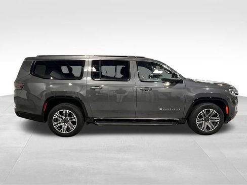 Used 2024 Jeep Wagoneer L Series II w/ Flexible Seating Group image 8