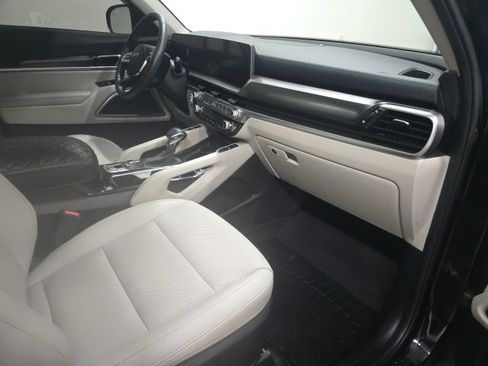 Used 2024 Kia Telluride S w/ S Sunroof Package image 4