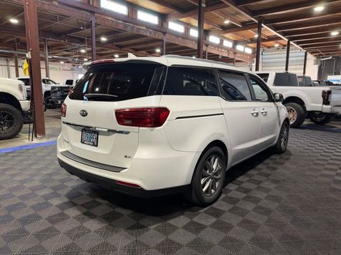 Used 2021 Kia Sedona EX image 5