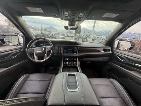 Used 2021 GMC Yukon Denali w/ Denali Ultimate Package image 19